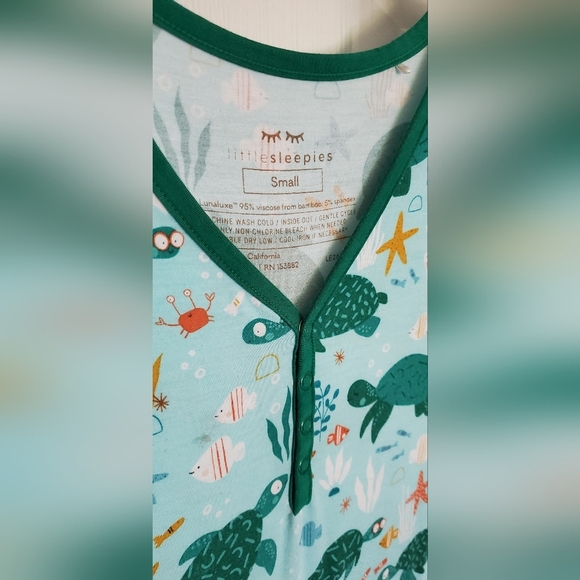 Little Sleepies Women's Turtle Long Sleeve Pajama Shirt Size Small - Picture 2 of 3